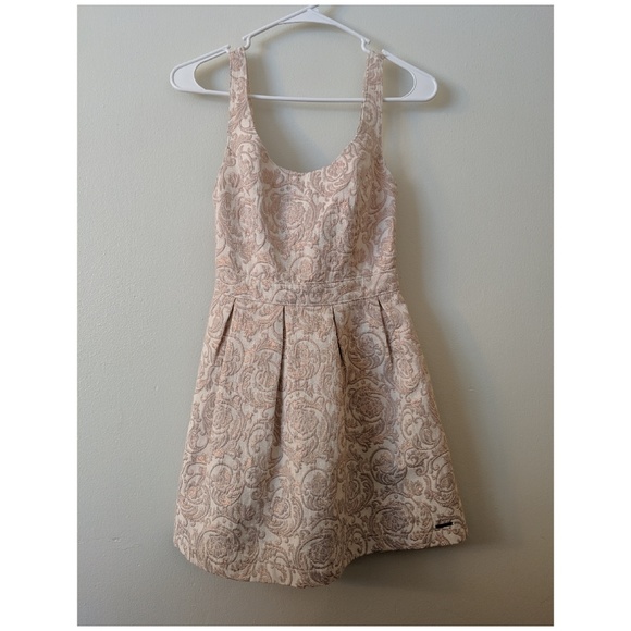 Abercrombie & Fitch Dresses & Skirts - Abercrombie mini dress.